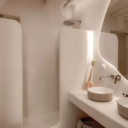 White Apartment Ermoupoli