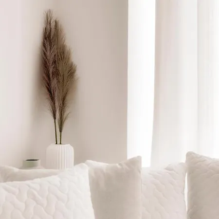 White Apartment Ermoupoli