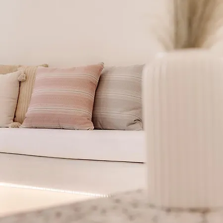 Apartment White *