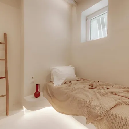 Apartment White *