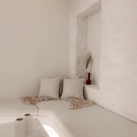 White Apartment Ermoupoli